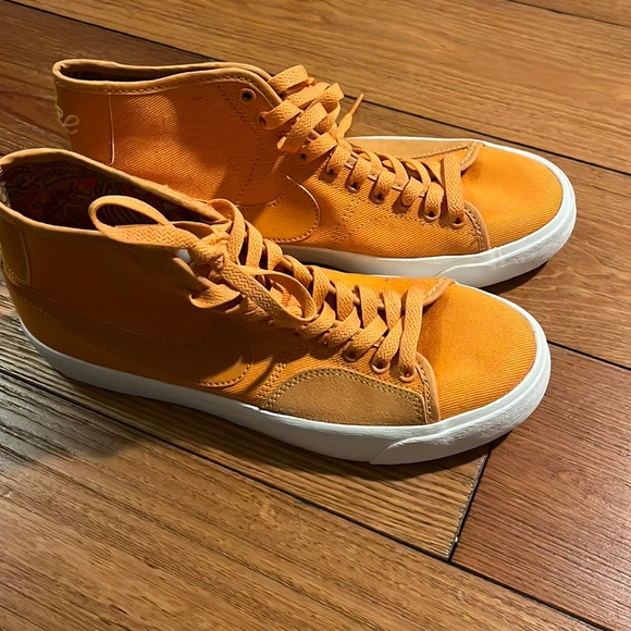 Nike - Picture 1 of 4